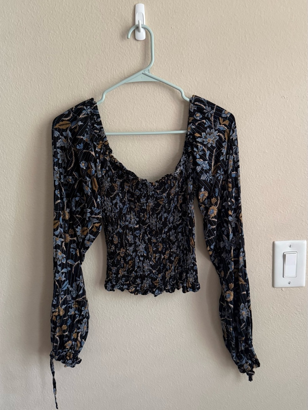 Smocked Floral Long-Sleeve Crop Top - Black with Blue & Tan Print